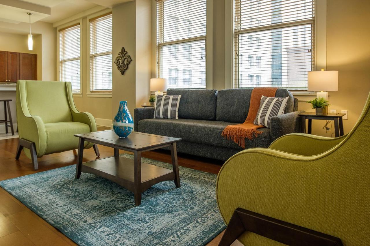 Apartment Frontdesk I Hibernia Tower Apts Downtown New Orleans