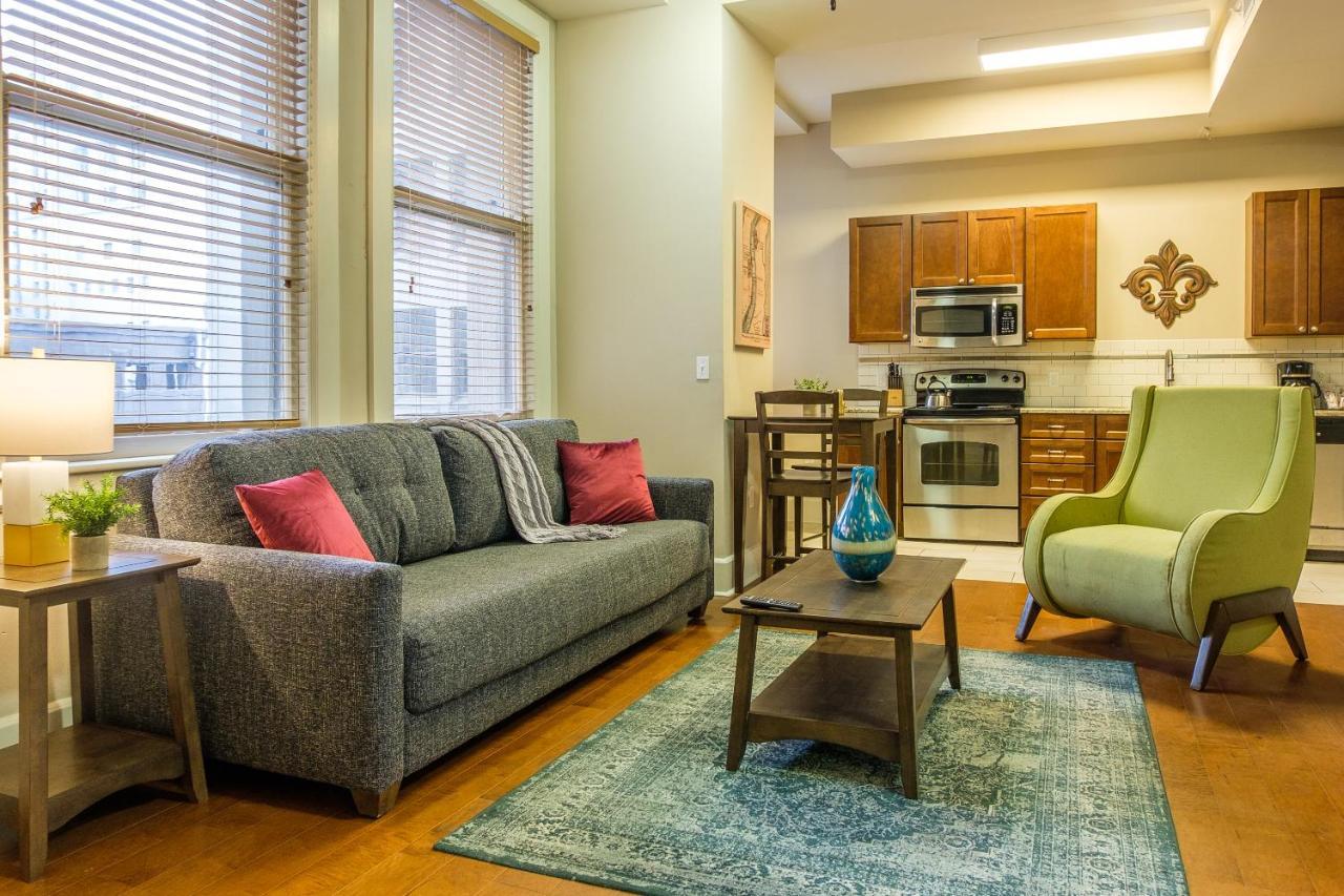 Apartment Frontdesk I Hibernia Tower Apts Downtown New Orleans